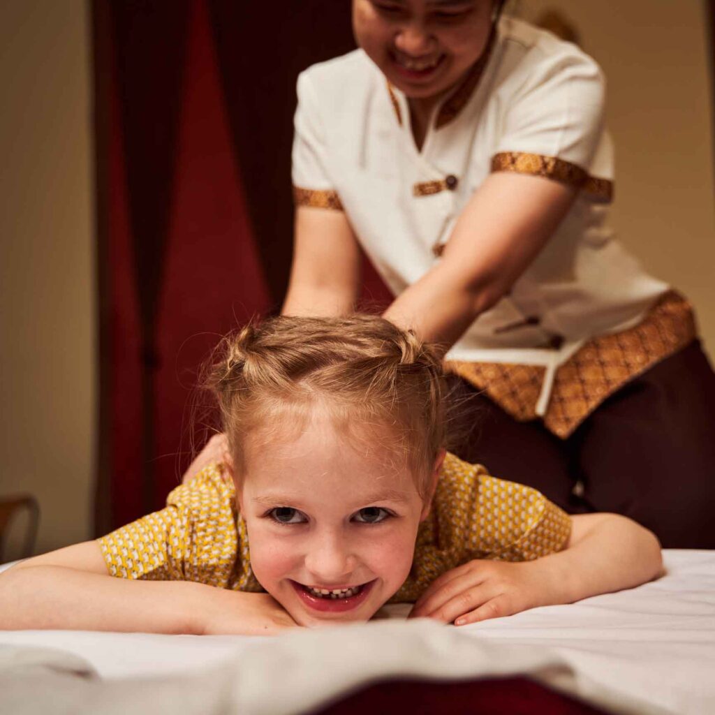 TMC_girl-in-massage_smile-lovely